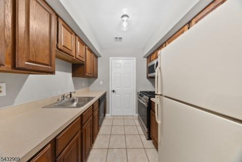 10 Stonyridge Drive Lincoln Park NJ 07035