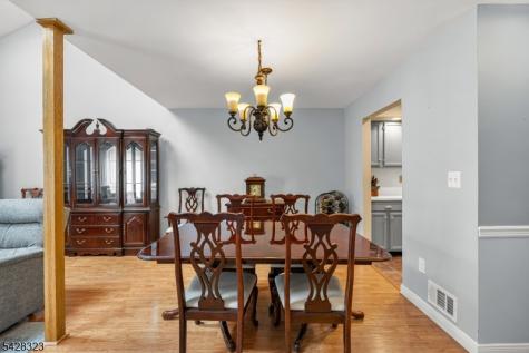 8 Delaware Lane Branchburg NJ 08876