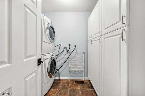 8 Delaware Lane Branchburg NJ 08876