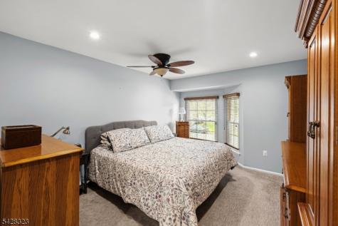 8 Delaware Lane Branchburg NJ 08876