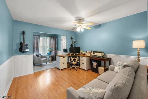 8 Delaware Lane Branchburg NJ 08876