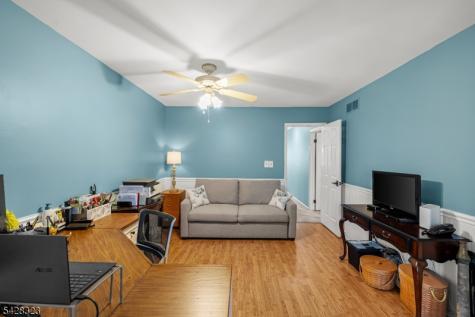 8 Delaware Lane Branchburg NJ 08876