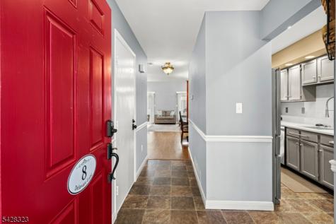8 Delaware Lane Branchburg NJ 08876