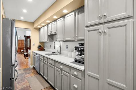 8 Delaware Lane Branchburg NJ 08876