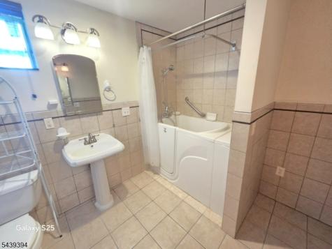 58 Buchanon Court West Orange NJ 07052