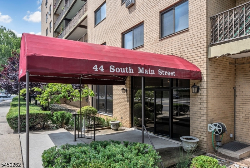 44 S Main Street Lodi NJ 07644