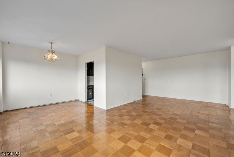 44 S Main Street Lodi NJ 07644