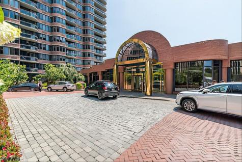 100 Carlyle Drive Cliffside Park NJ 07072