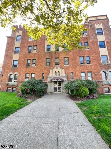 303 Hamilton Place Hackensack NJ 07601