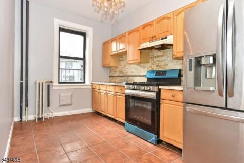 303 Hamilton Place Hackensack NJ 07601