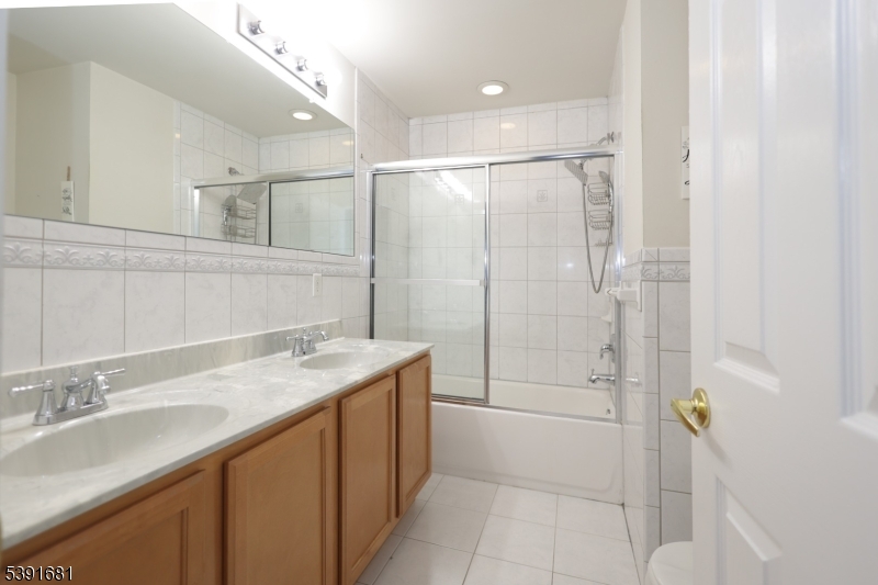 125 Adamecs Way South Amboy NJ 08879