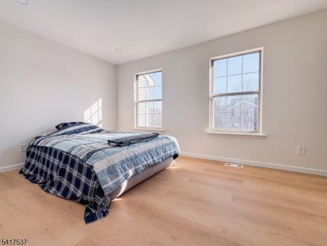 386 Inwood Court Franklin NJ 08873