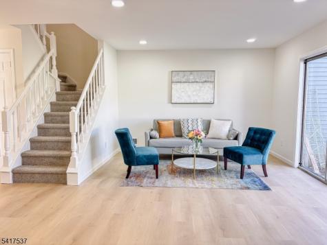 386 Inwood Court Franklin NJ 08873