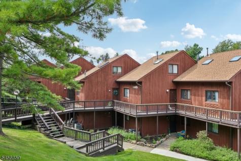 1 Beaver Creek Drive Vernon NJ 07462