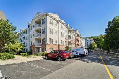1118 Wharton Court Riverdale NJ 07457