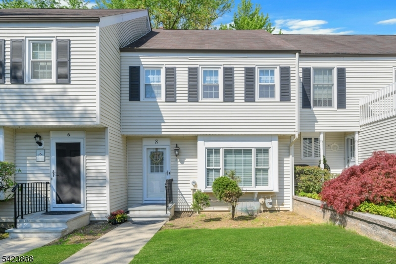 8 Pembroke Drive Mendham NJ 07945