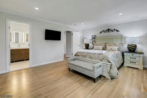 8 Pembroke Drive Mendham NJ 07945