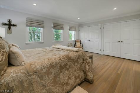 8 Pembroke Drive Mendham NJ 07945