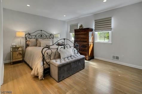 8 Pembroke Drive Mendham NJ 07945