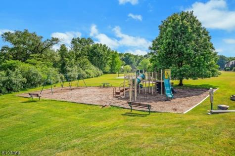 8 Pembroke Drive Mendham NJ 07945