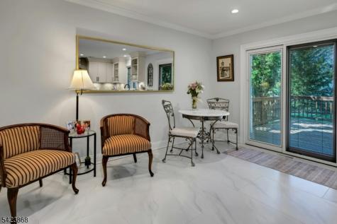 8 Pembroke Drive Mendham NJ 07945