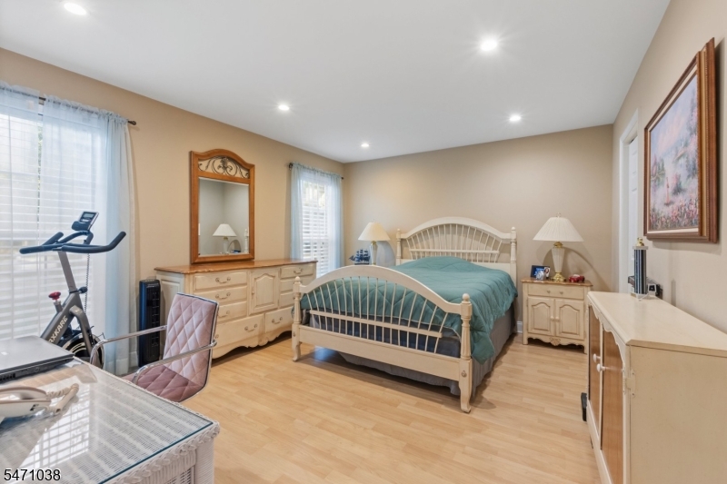 125 Harvest Lane Lincoln Park NJ 07035