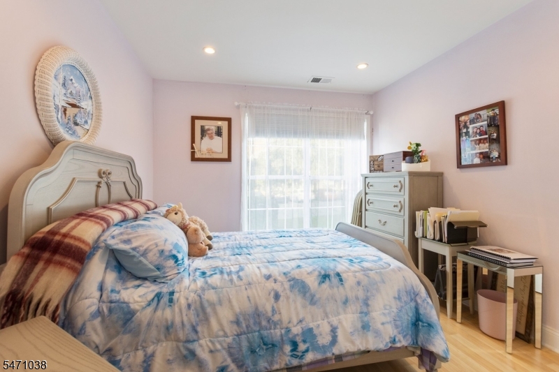 125 Harvest Lane Lincoln Park NJ 07035