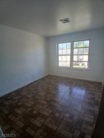 21 Holland Street Newark NJ 07103