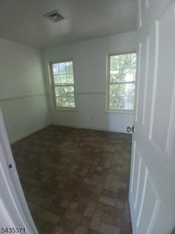 21 Holland Street Newark NJ 07103