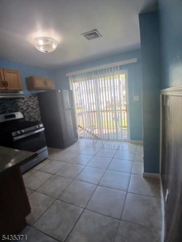 21 Holland Street Newark NJ 07103