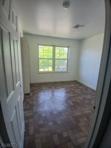 21 Holland Street Newark NJ 07103
