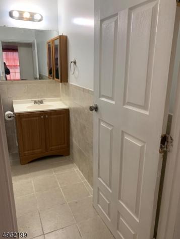 21 Holland Street Newark NJ 07103