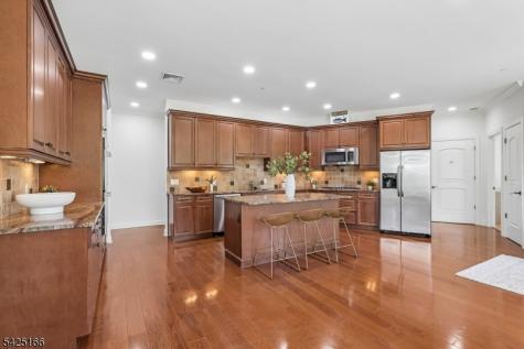 211 Metzger Drive West Orange NJ 07052