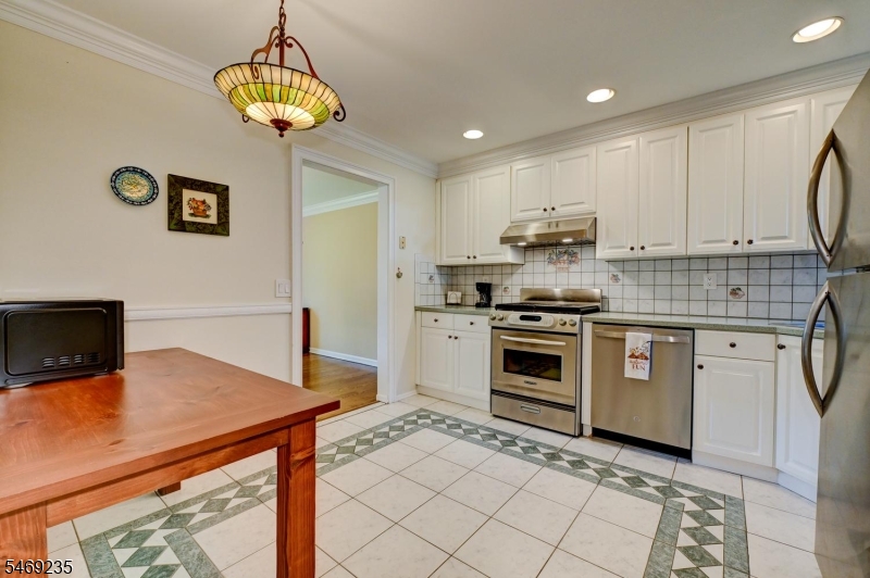 11 Cain Court Montville NJ 07045