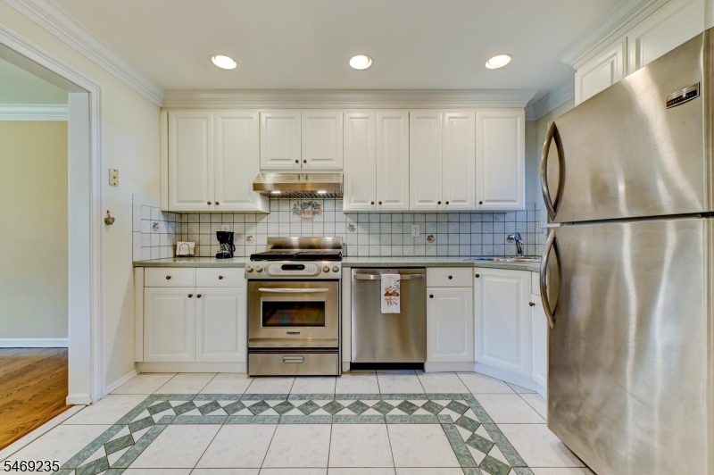 11 Cain Court Montville NJ 07045
