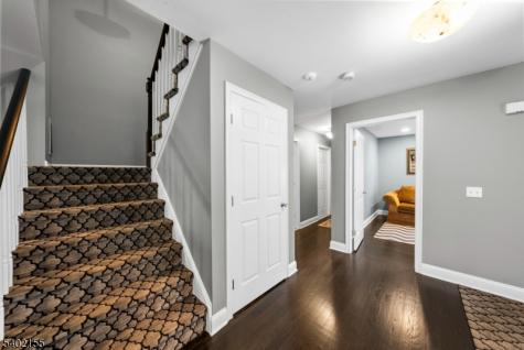 27 Cobblestone Terrace Montville NJ 07045