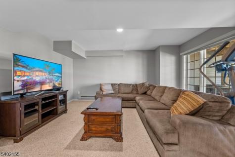 27 Cobblestone Terrace Montville NJ 07045