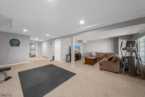 27 Cobblestone Terrace Montville NJ 07045