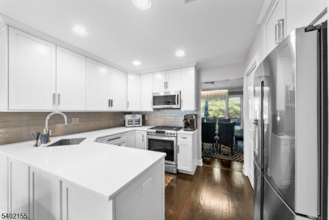 27 Cobblestone Terrace Montville NJ 07045