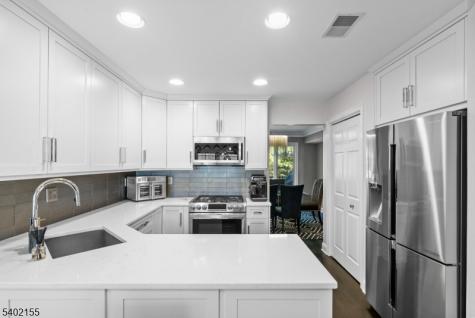27 Cobblestone Terrace Montville NJ 07045