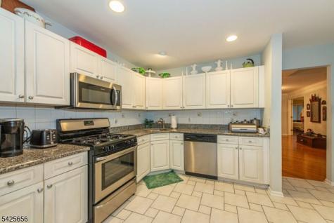 33 Waterford Drive Montville NJ 07045
