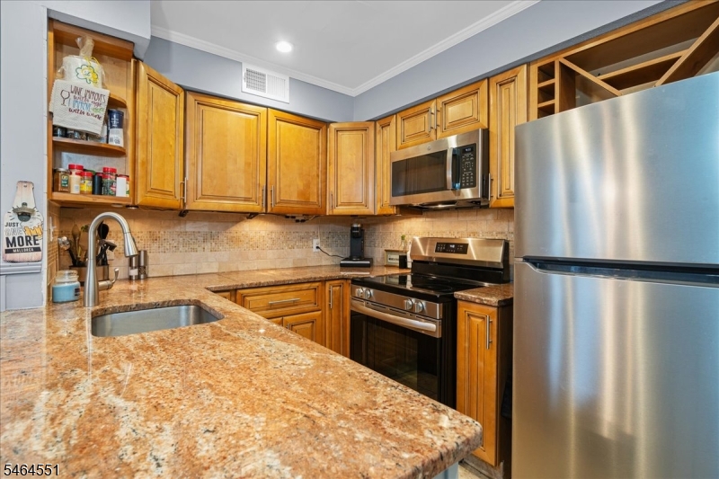 26 Red Oak Terrace Jefferson NJ 07438