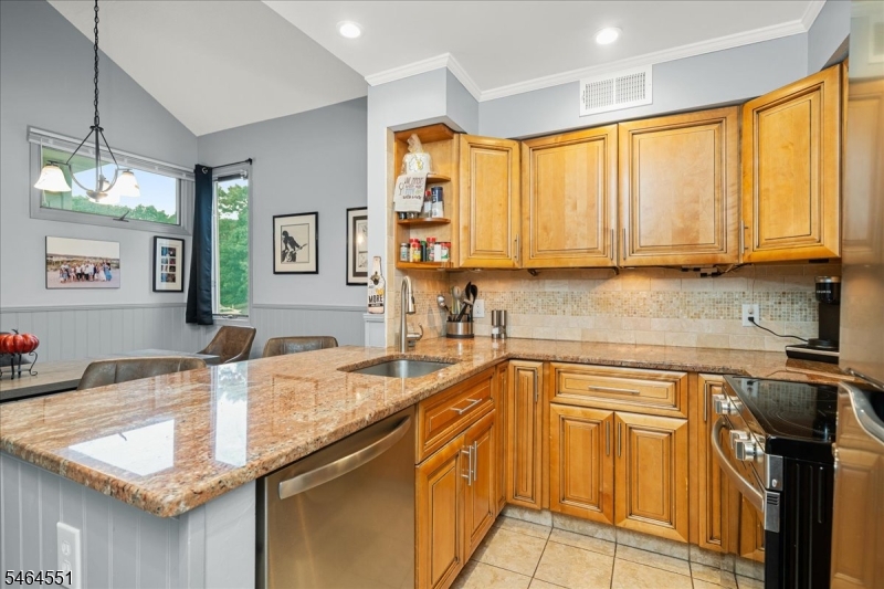26 Red Oak Terrace Jefferson NJ 07438