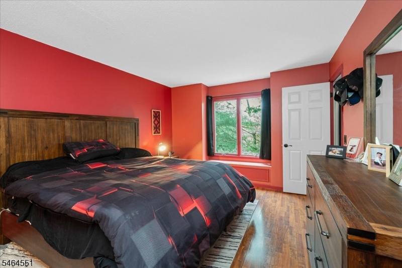 26 Red Oak Terrace Jefferson NJ 07438