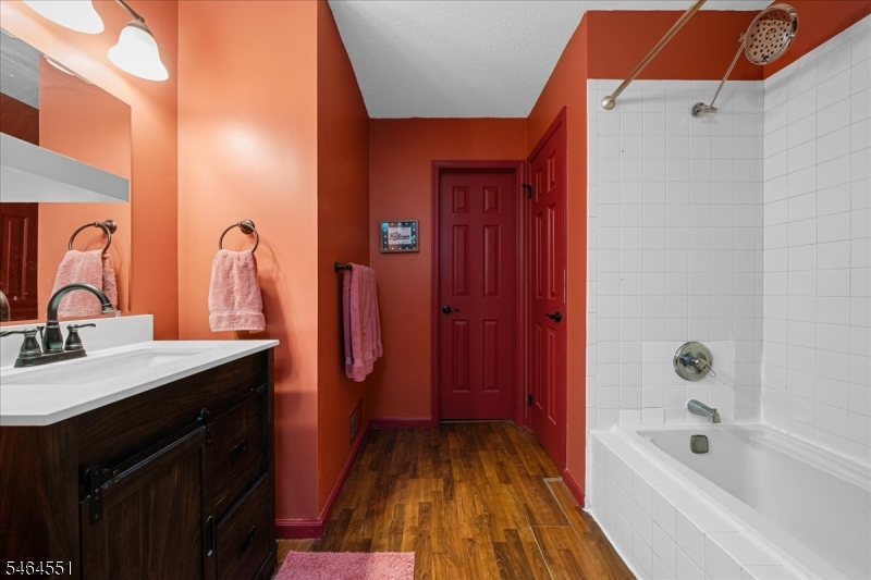 26 Red Oak Terrace Jefferson NJ 07438