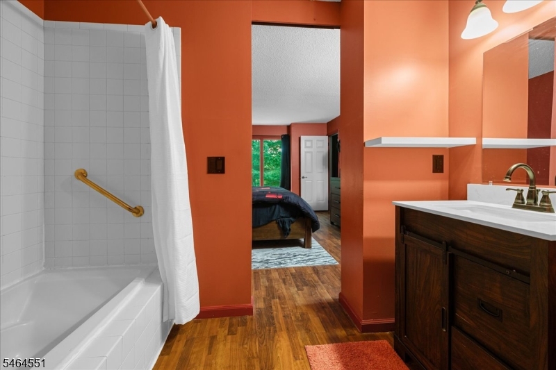 26 Red Oak Terrace Jefferson NJ 07438