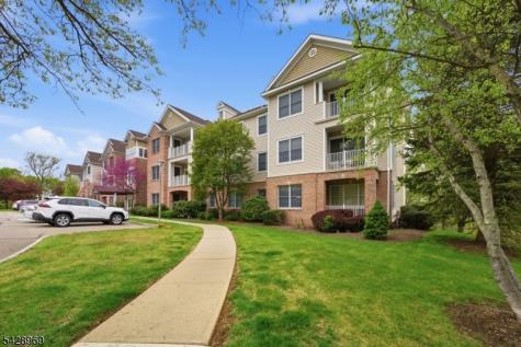 79 Ridgeview Lane Mount Arlington NJ 07856