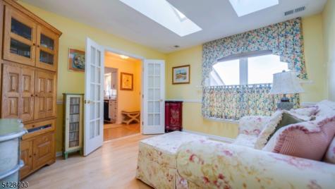 254 Nuthatch Court Readington NJ 08887