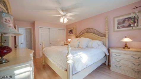 254 Nuthatch Court Readington NJ 08887