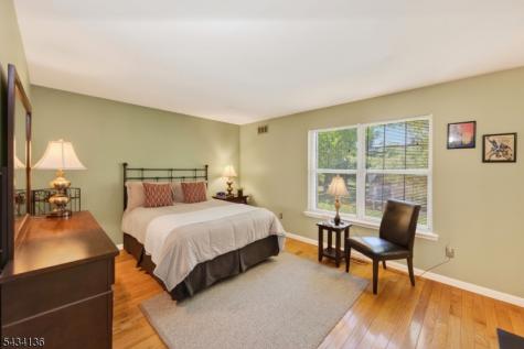 147 Picadilly Place Franklin NJ 08873